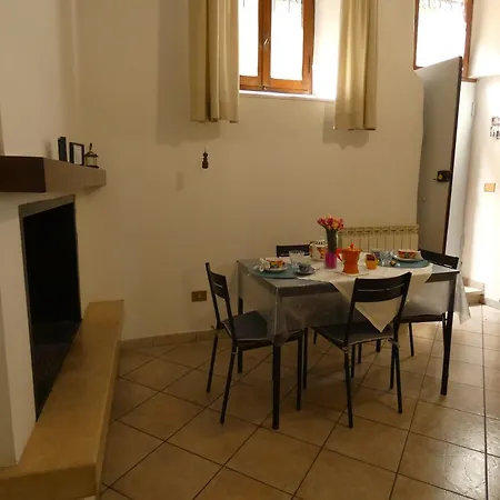 Scappo In Umbria, Casalina